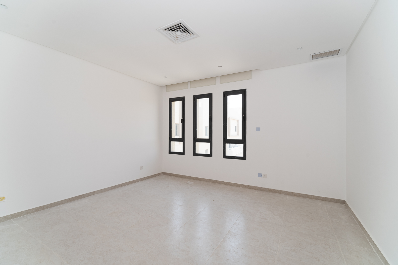Fnaitees large, new, unfurnished apartments Horizon Q8 & GLREC