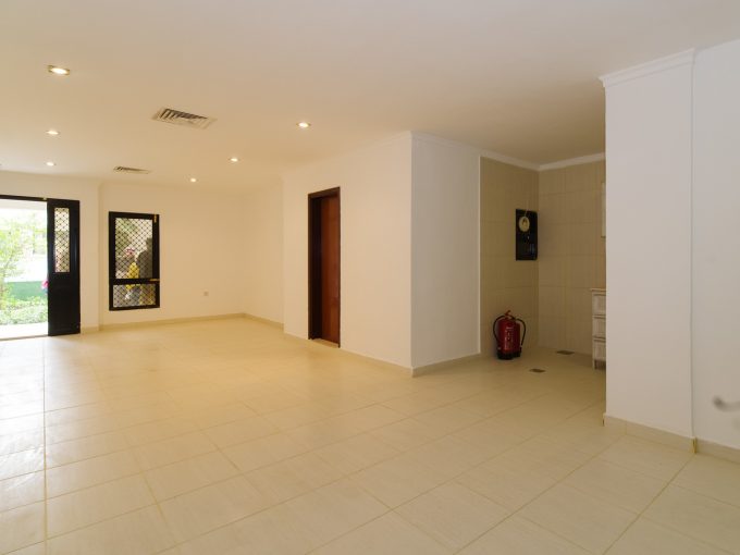 Jabriya – large, unfurnished, one bedroom apartment w/facilities