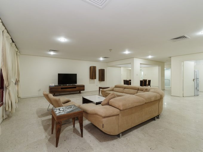 Salwa – great, spacious, furnished three bedroom apartment w/pool