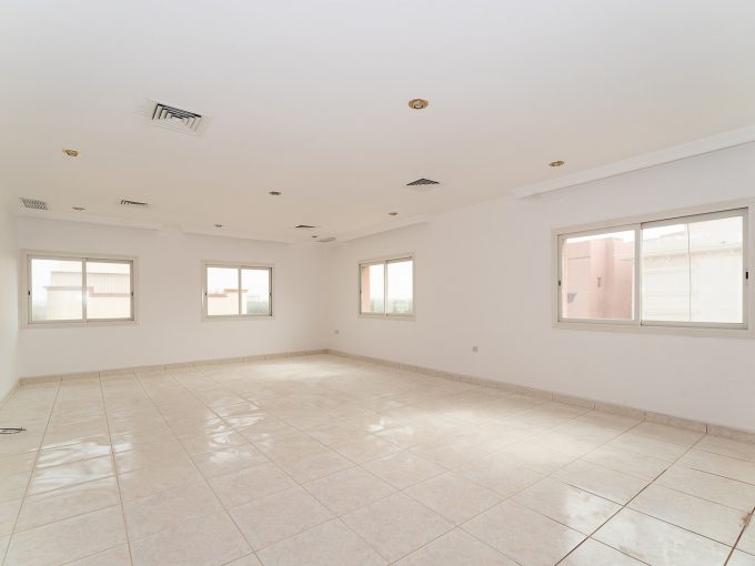 Shuhaha – very large, unfurnished, five bedroom floor