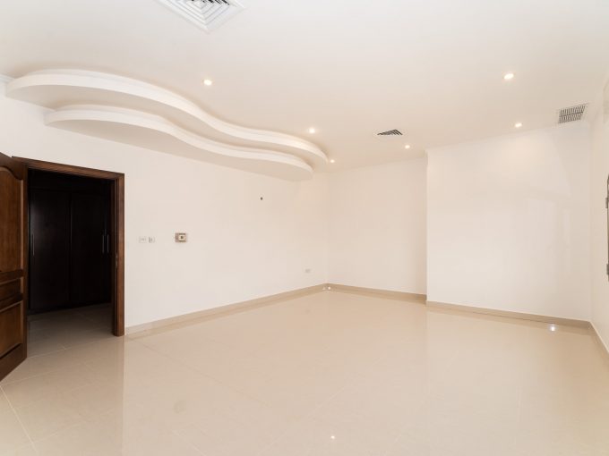 Zahra – nice, spacious five bedroom floor w/terrace