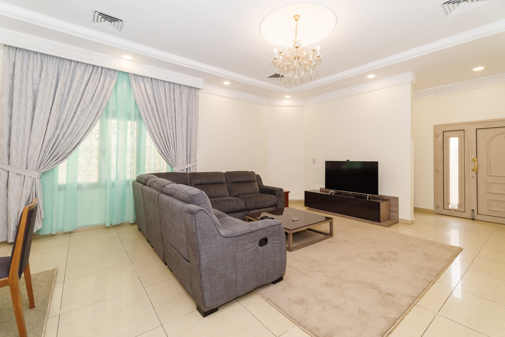 Salwa – spacious, furnished three bedroom ground floor apartment