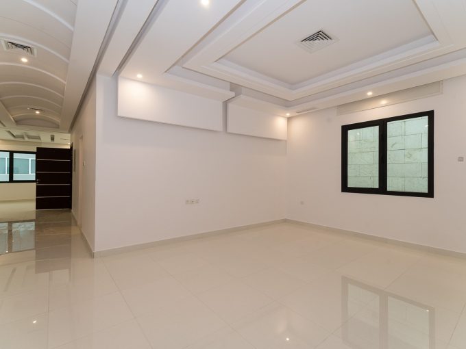 Abu Fatira – spacious, unfurnished three bedroom floor w/balcony