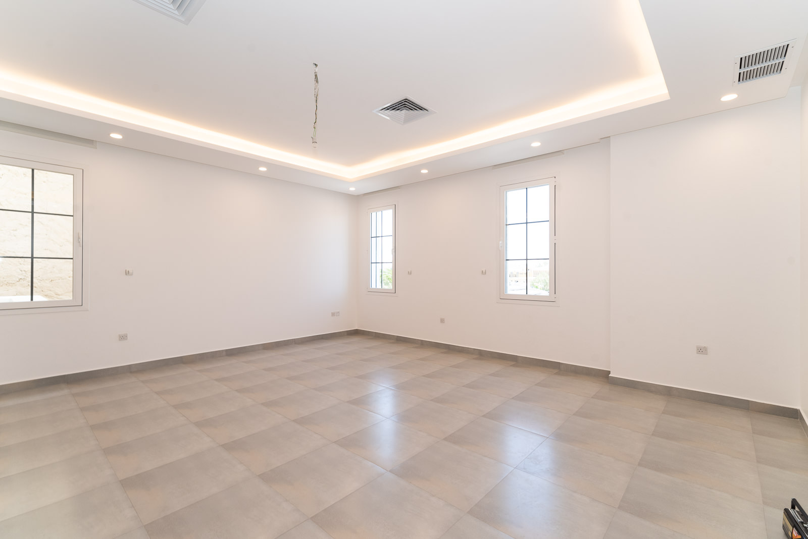 Rawda – new, unfurnished, four bedroom floor