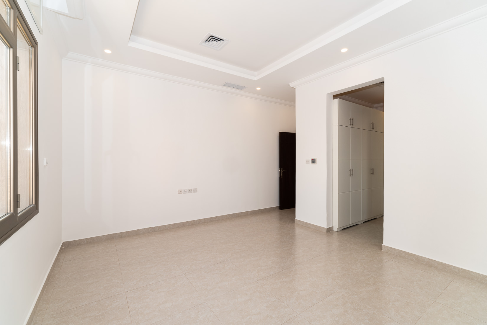 Abu Fatira – new, unfurnished ground floor w/driver room