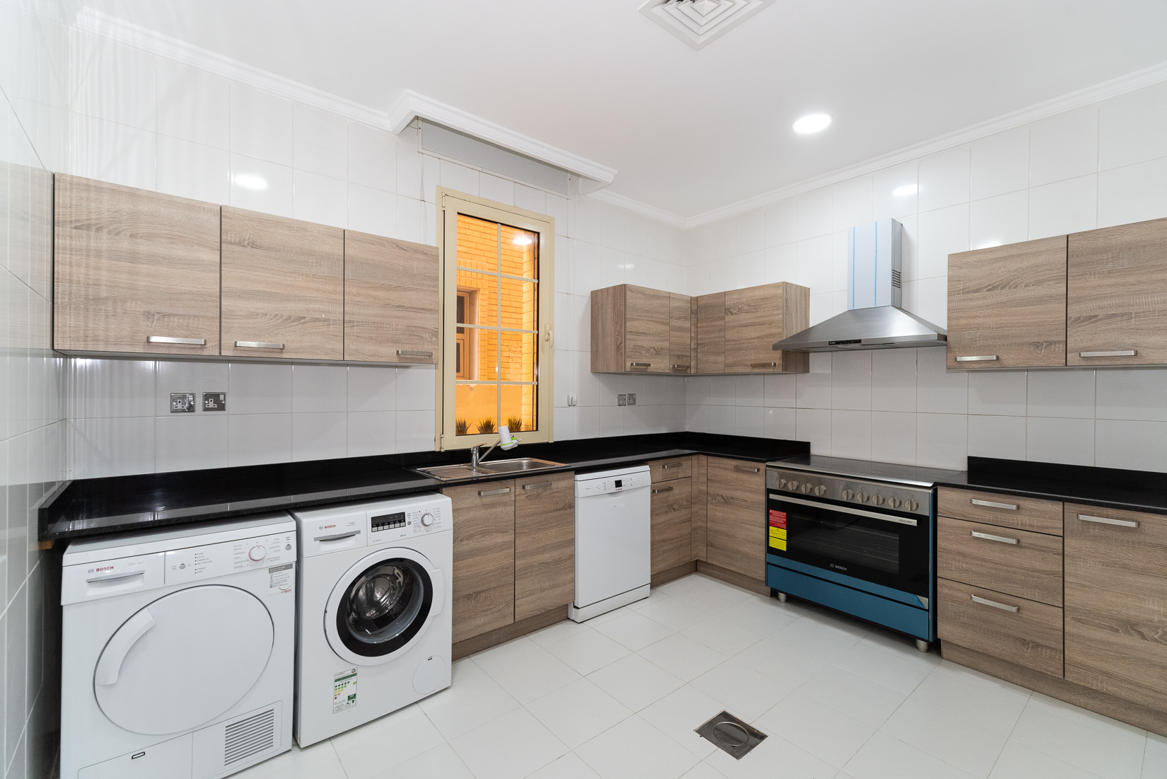 Salwa – great, unfurnished three master bedroom apartment