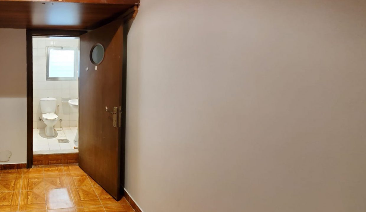 83C2B499-4F61-4EA9-BCB7-EFFBF47FE6DB