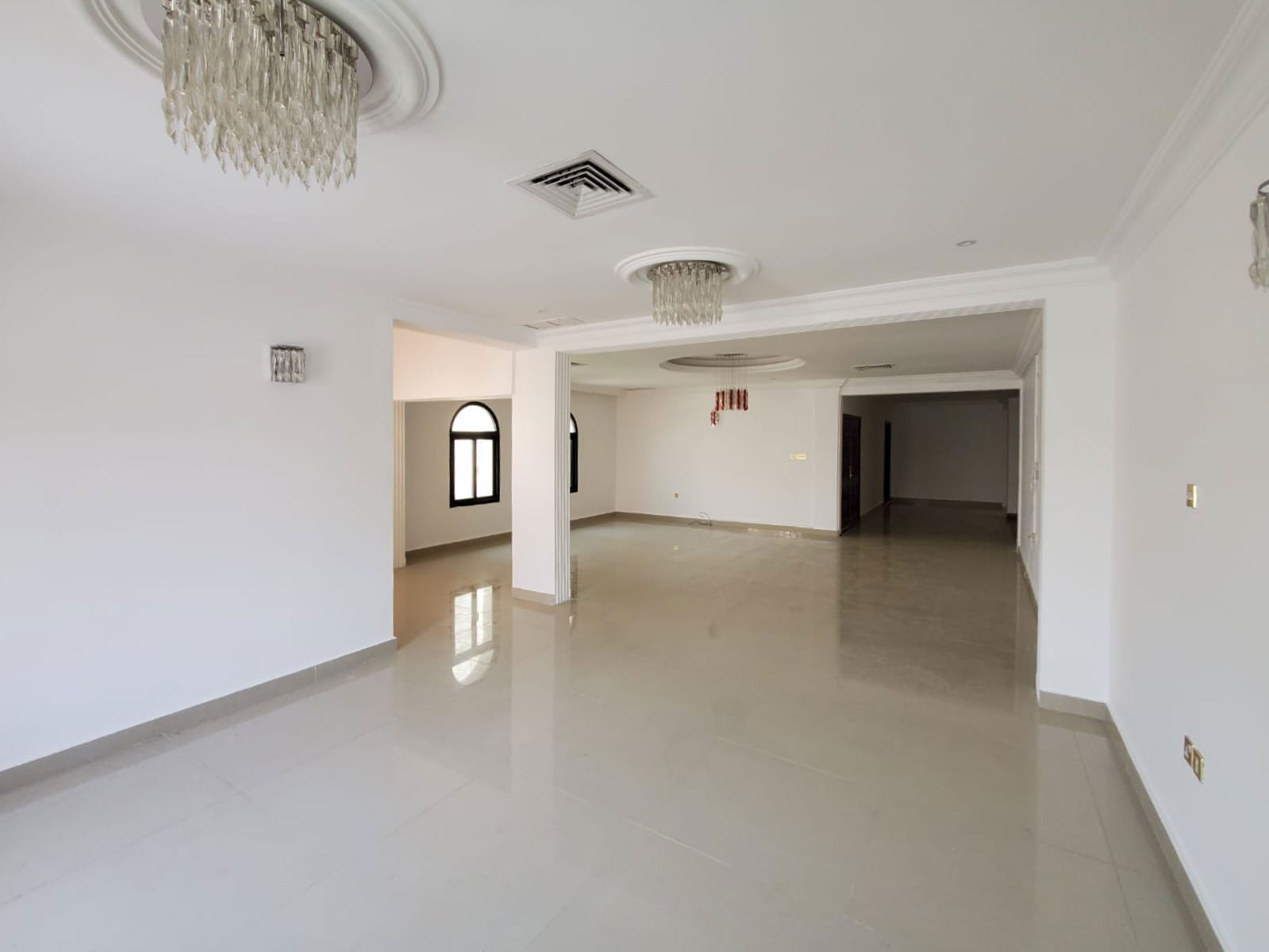 Jabriya – unfurnished, three bedroom floor w/large balcony and private entrance