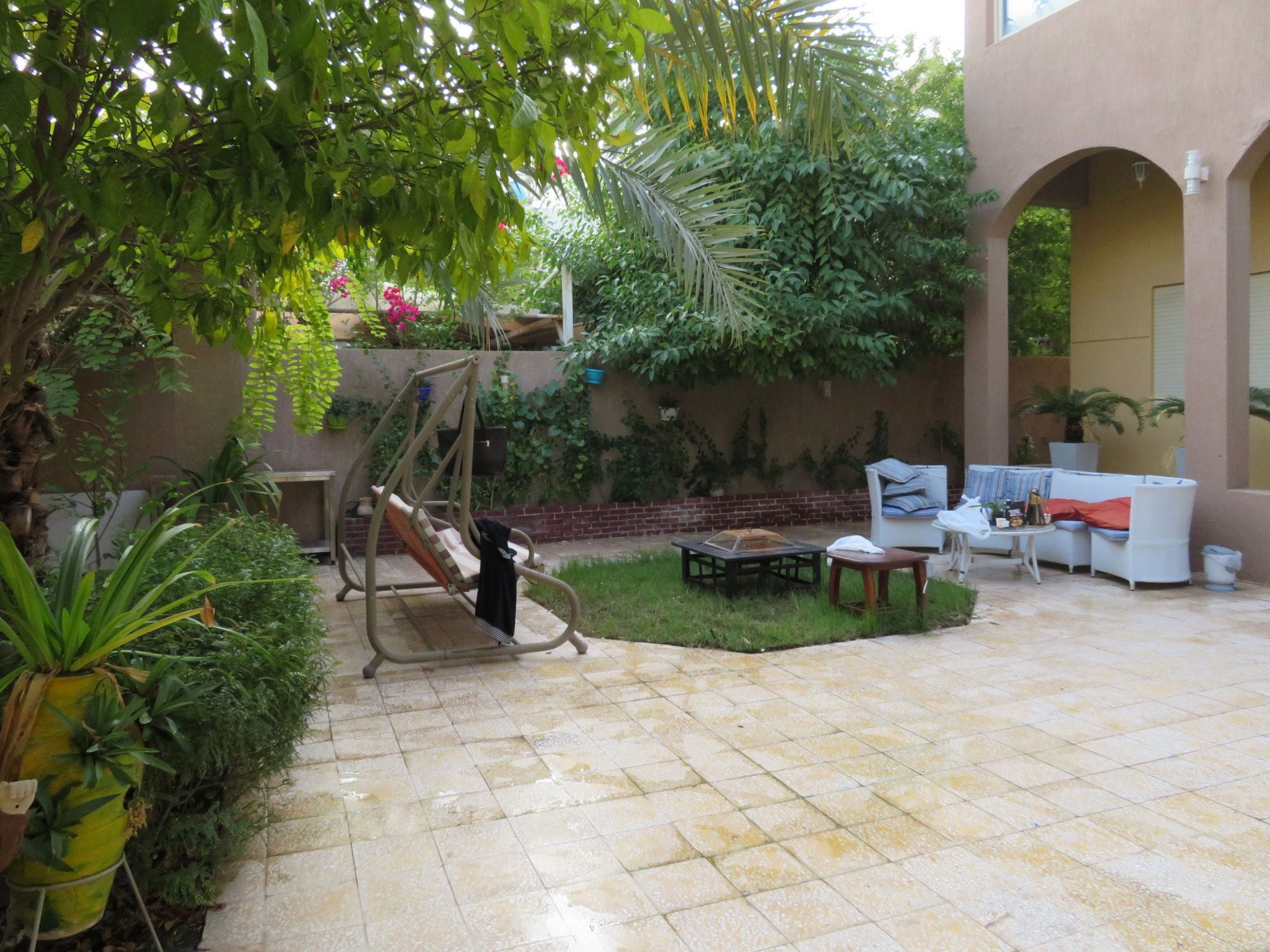 Khiran – furnished, six bedroom villa w/diwaniya and indoor pool