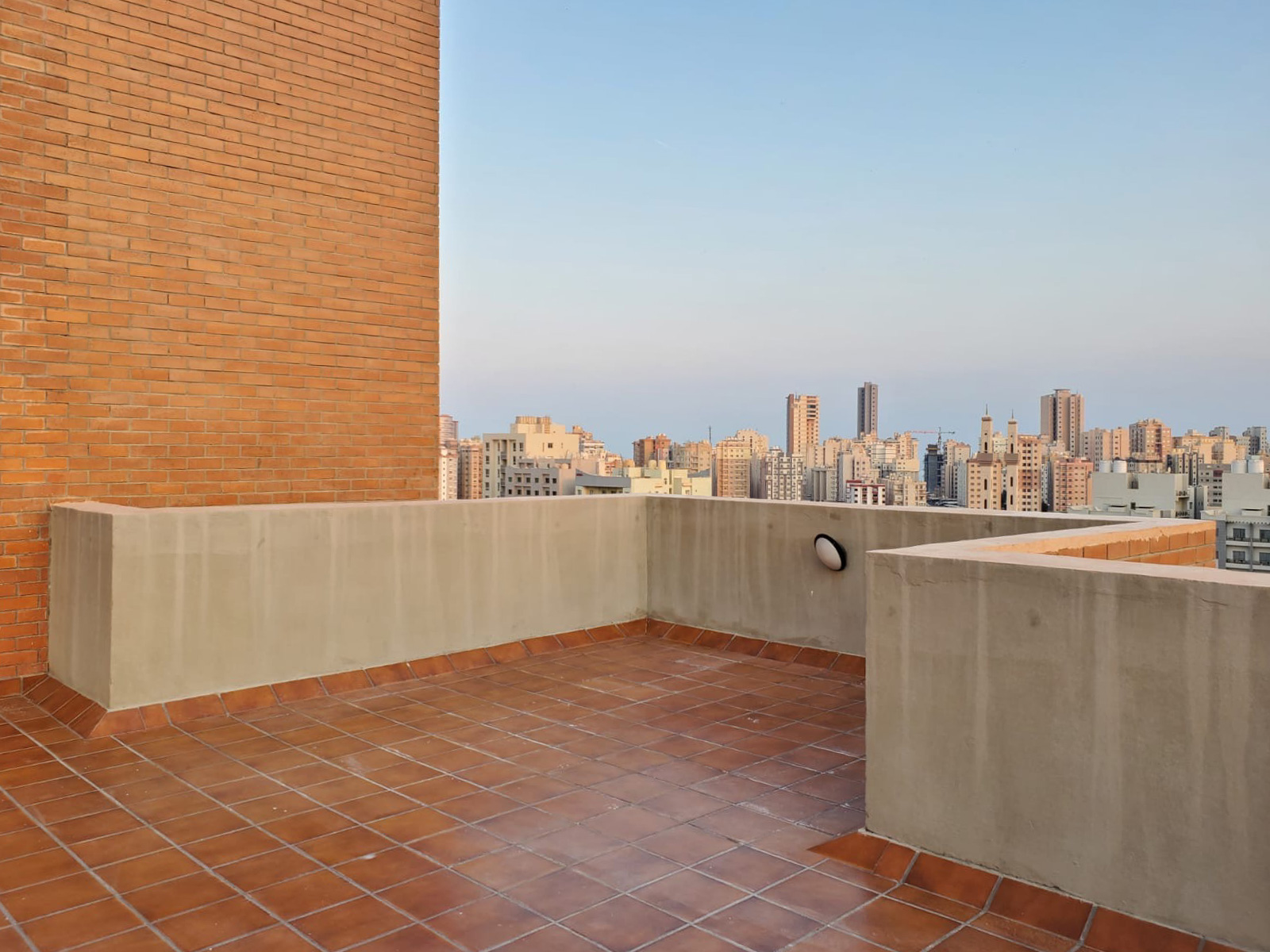 Salmiya – sea view, three bedroom penthouse w/private terrace