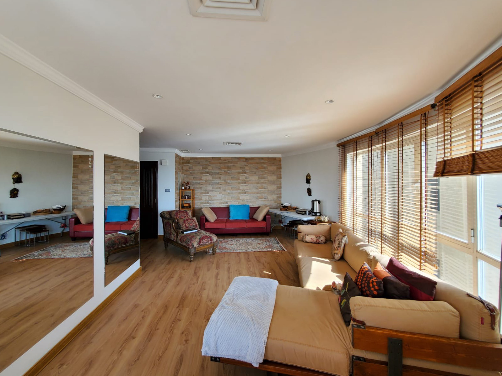 Salmiya – furnished, three master bedroom apartment