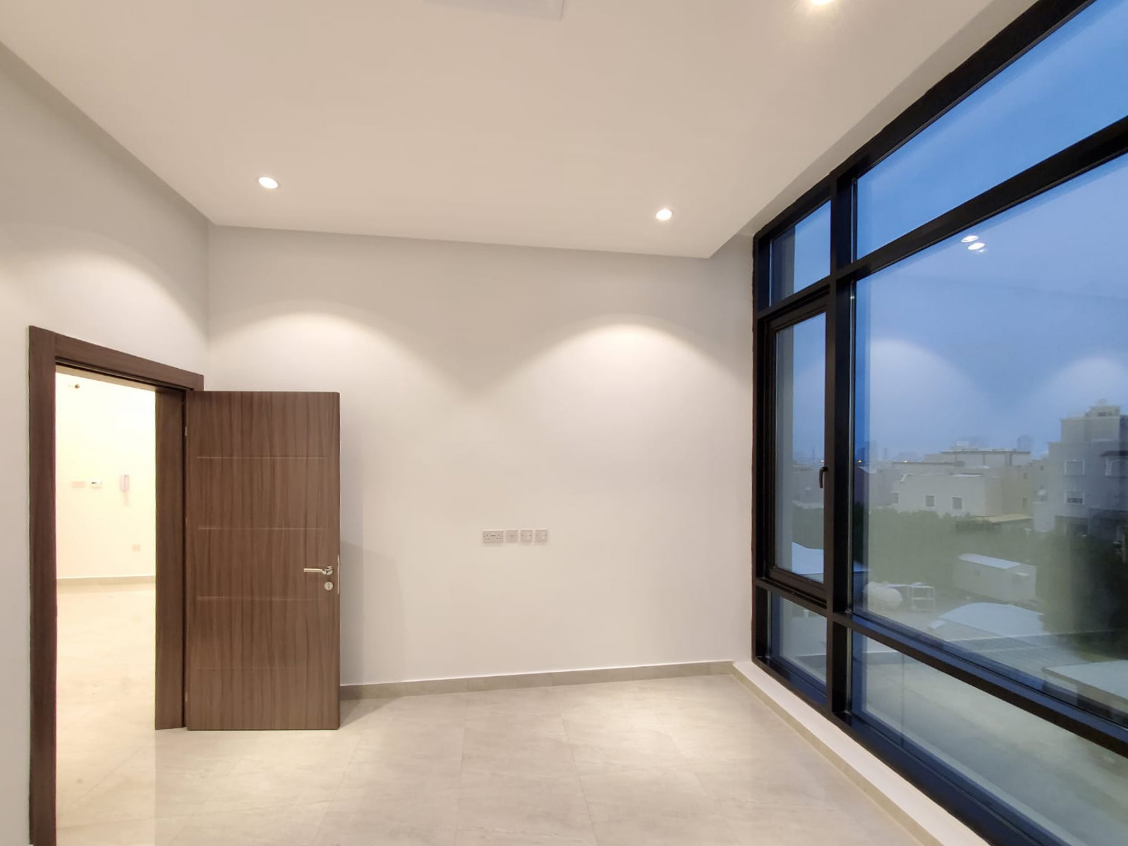 Adan – brand new, unfurnished three bedroom apartment