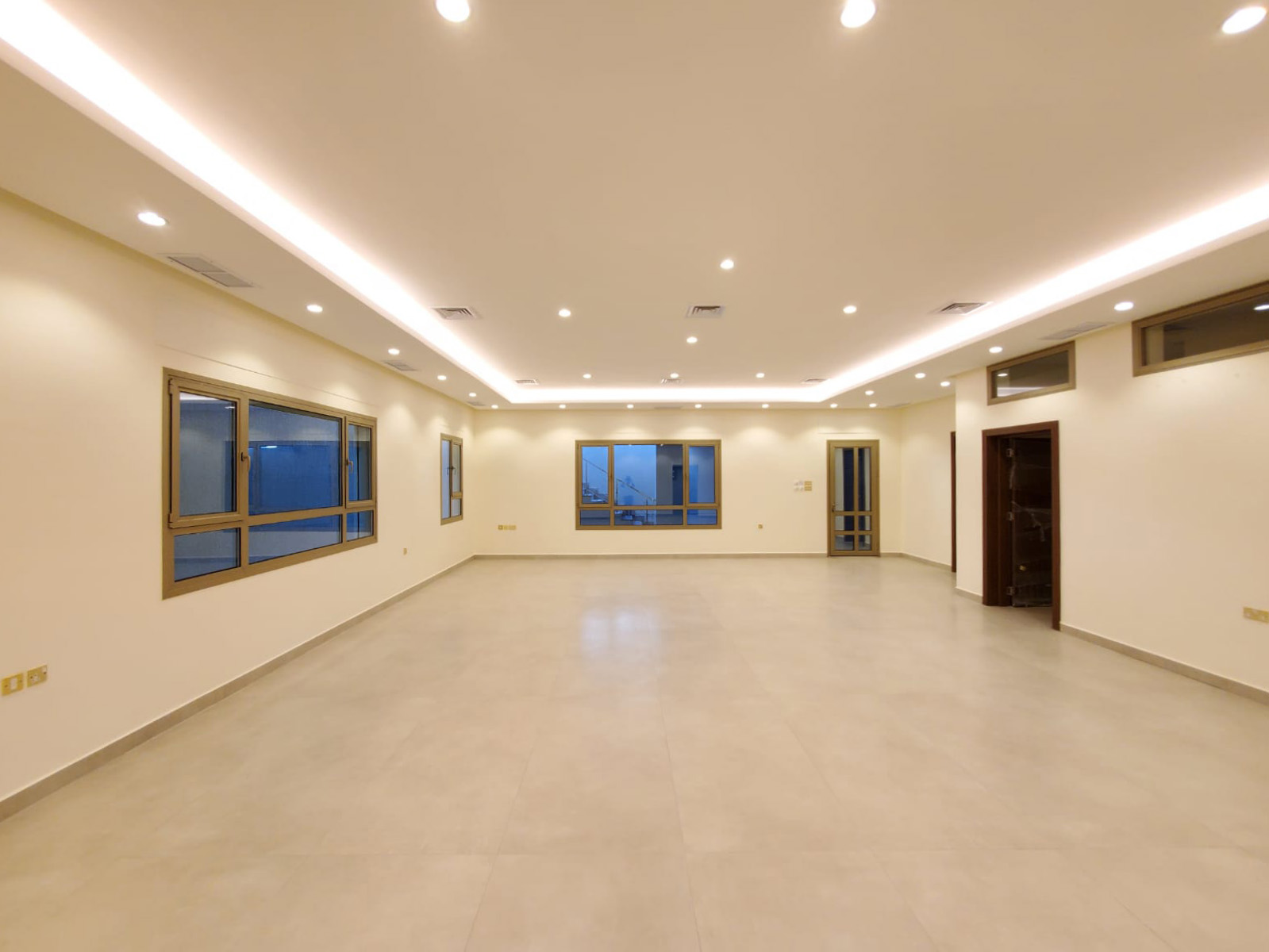 Abu Fatira – brand new, four bedroom duplex w/private yard