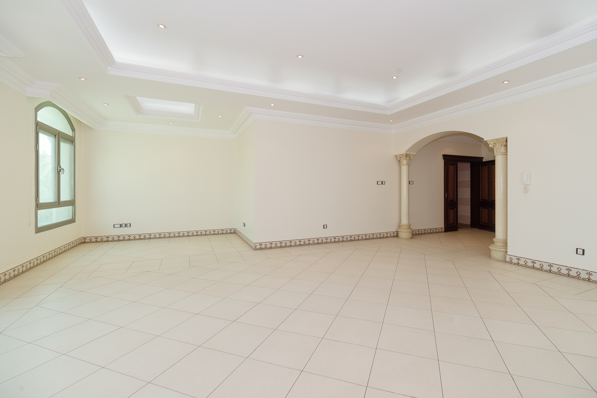 Salwa – spacious, unfurnished, four bedroom apartment