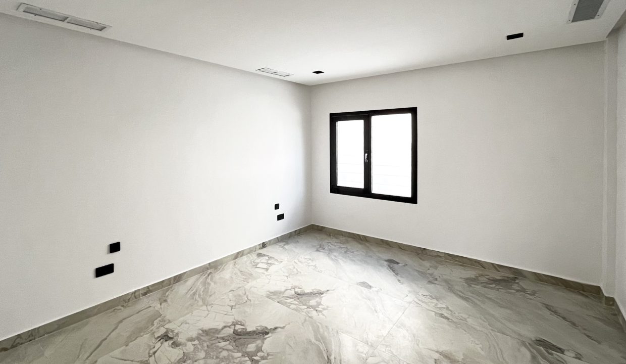 Horizon Q8 Shamiya 3500-11