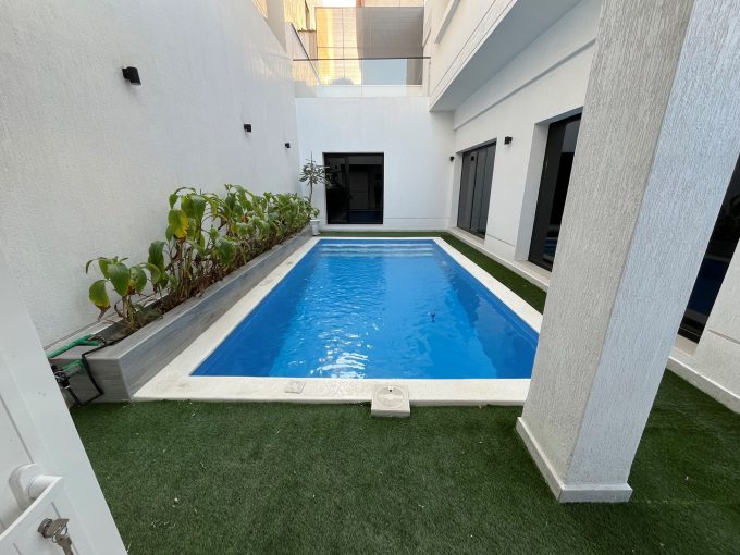 Bayan – great, contemporary six bedroom villa vw/pool