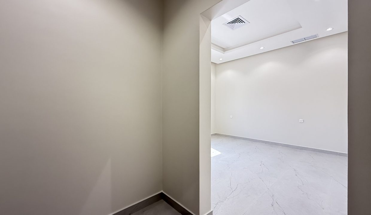 Horizon Q8 Zahra 750-12