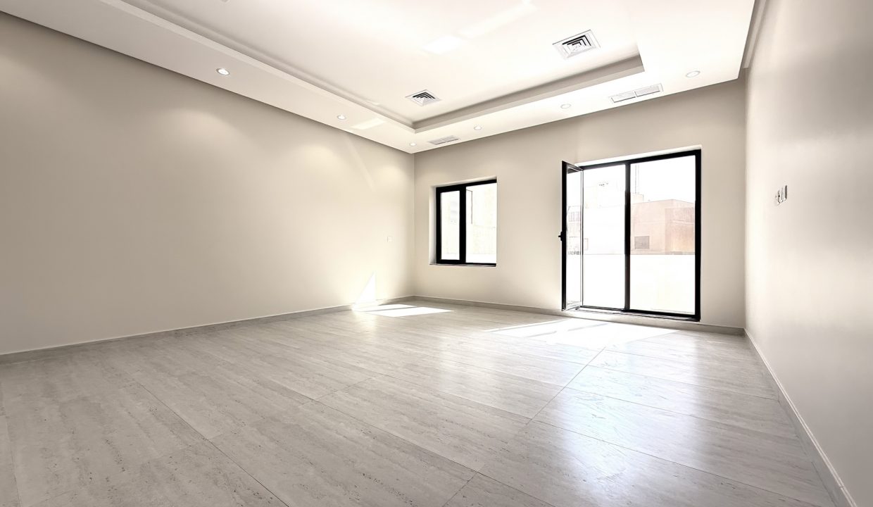 Horizon Q8 Zahra 750