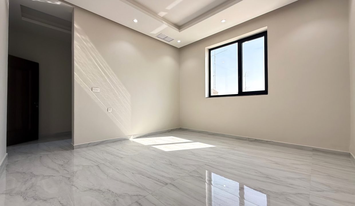 Horizon Q8 Zahra 900-11