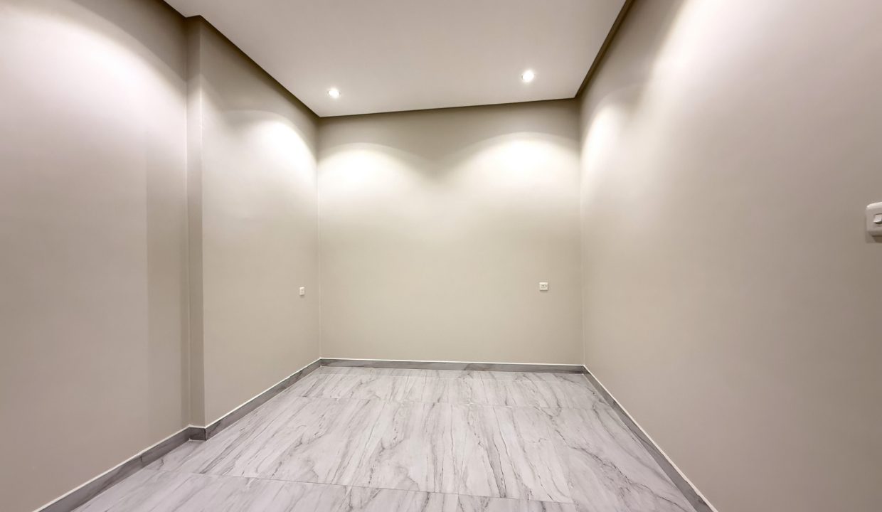 Horizon Q8 Zahra 900-11