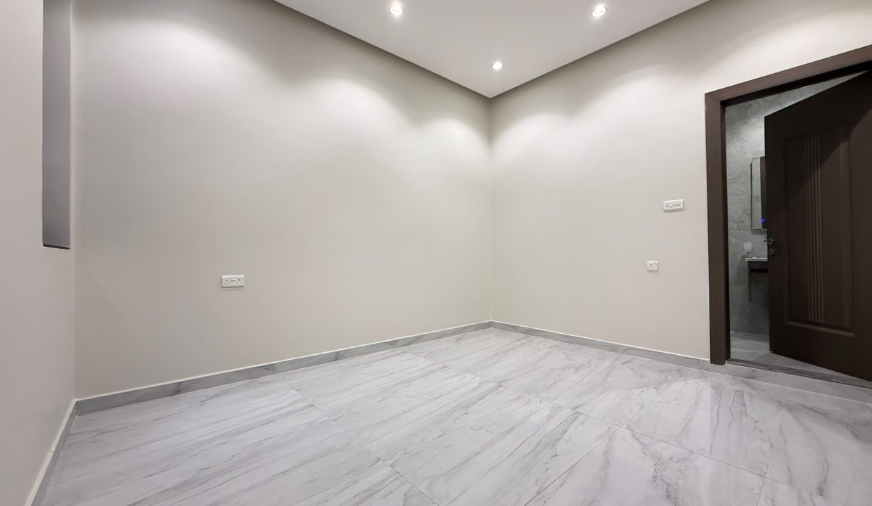 Horizon Q8 Zahra 900-15