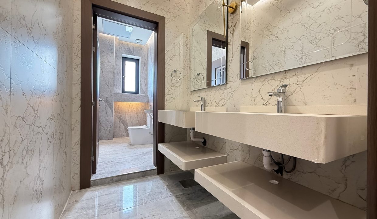 Horizon Q8 Zahra 900-16