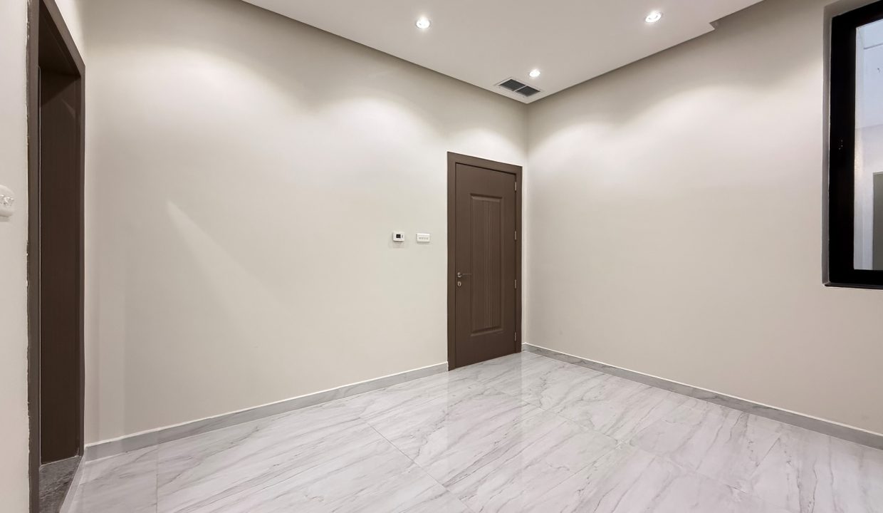 Horizon Q8 Zahra 900-16