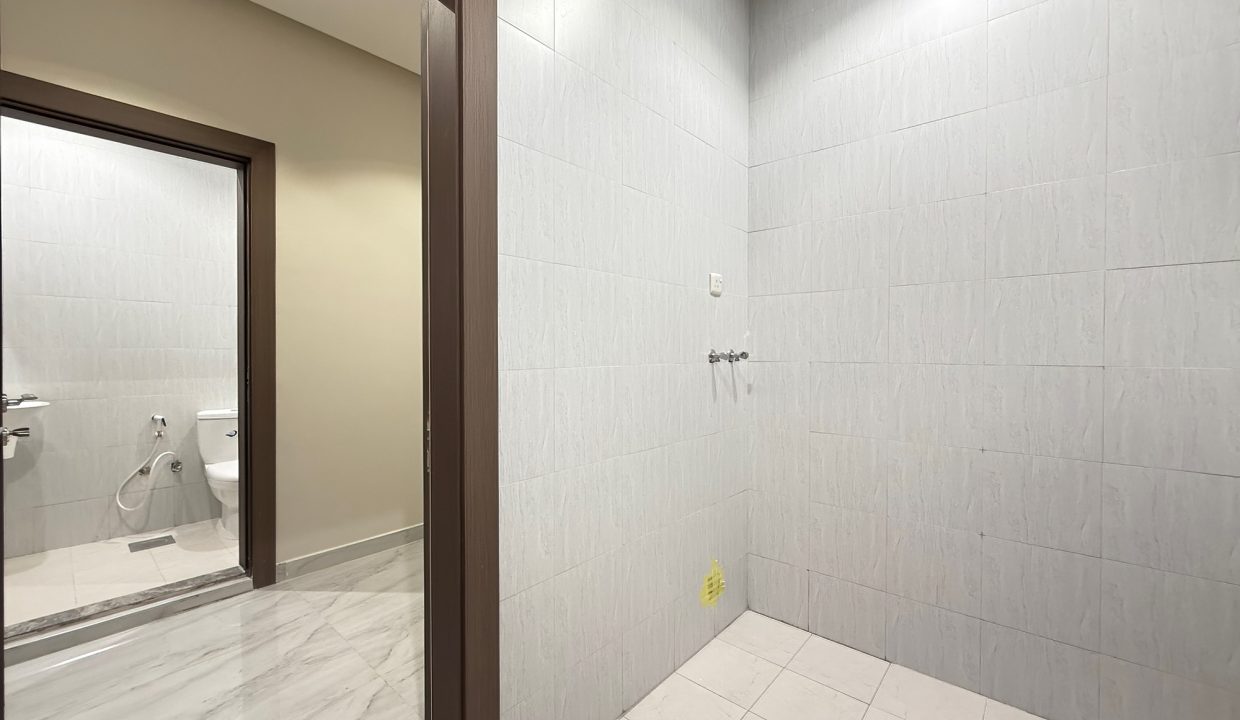 Horizon Q8 Zahra 900-19