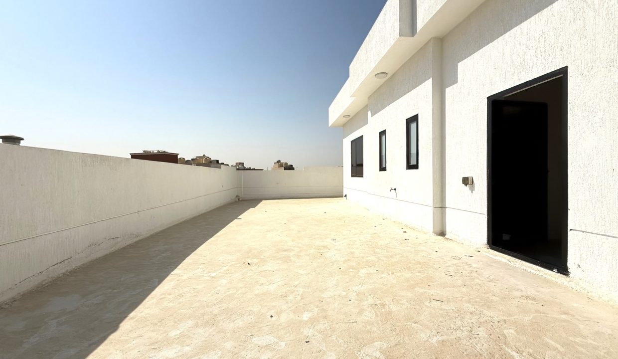 Horizon Q8 Zahra 900-2