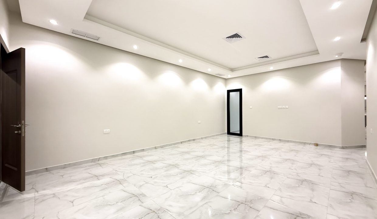 Horizon Q8 Zahra 900-2