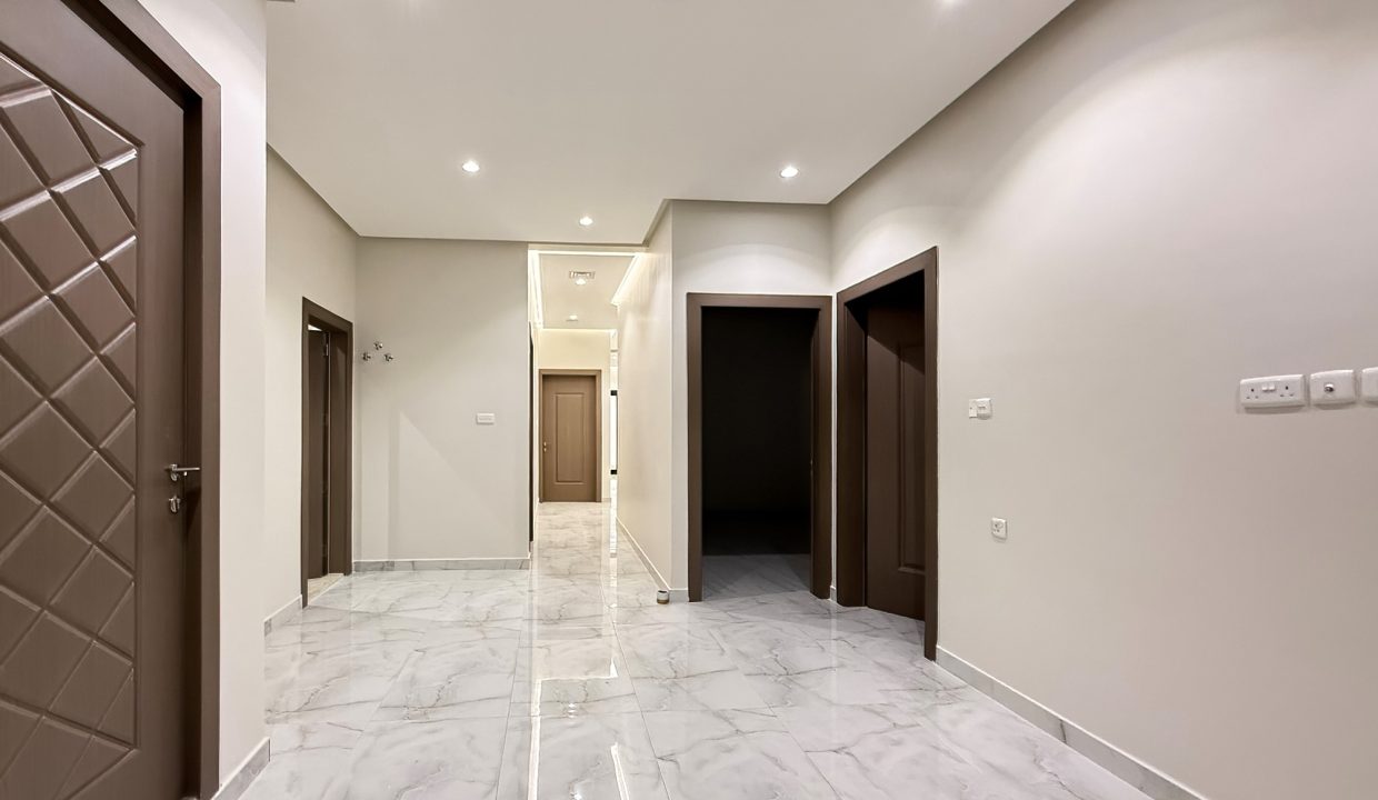 Horizon Q8 Zahra 900-23