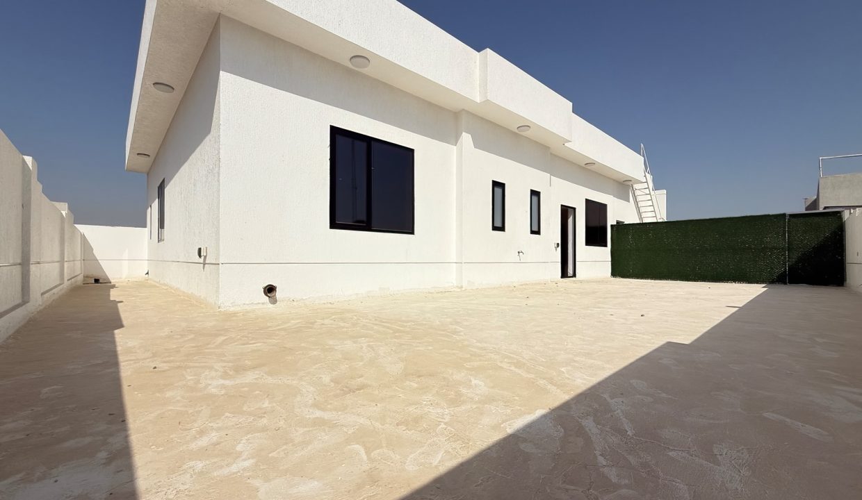 Horizon Q8 Zahra 900-3