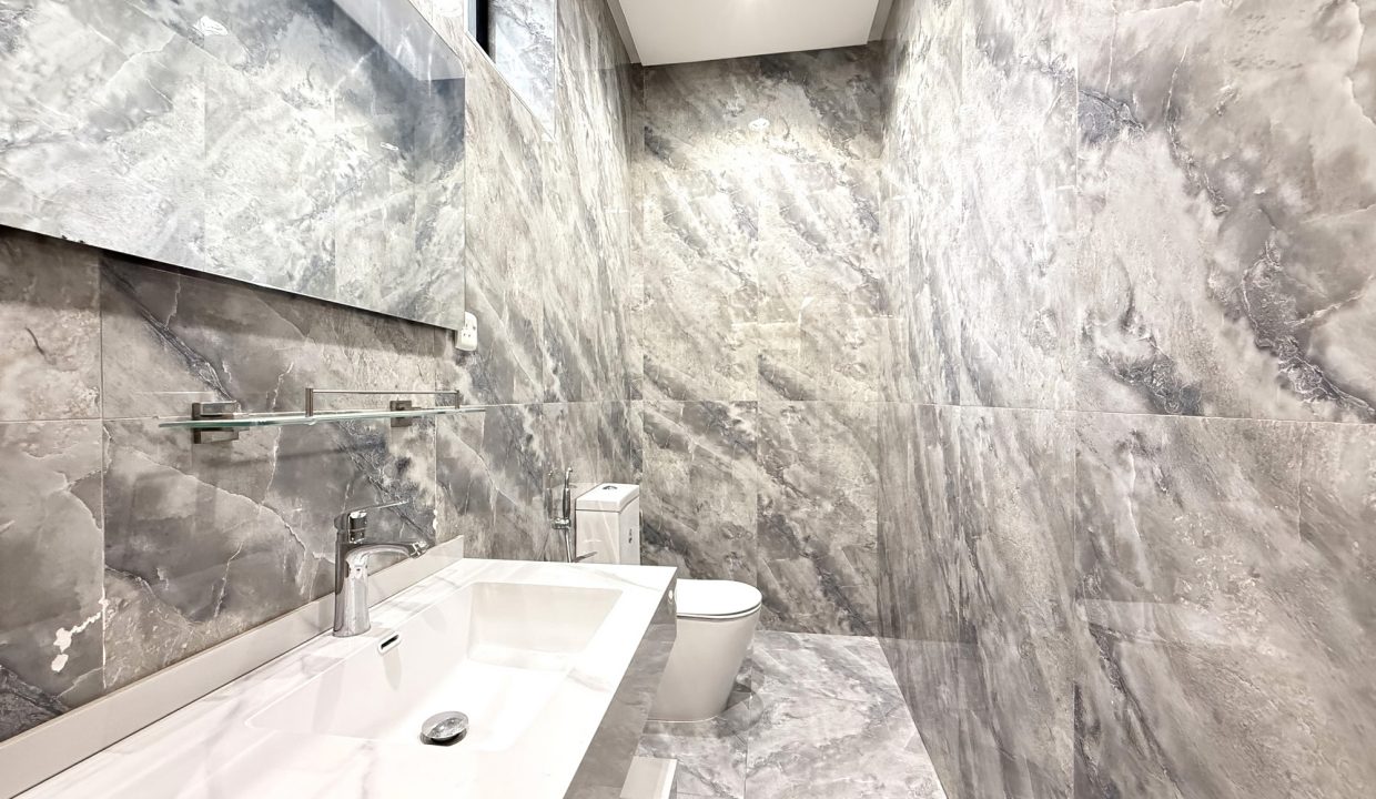 Horizon Q8 Zahra 900-3