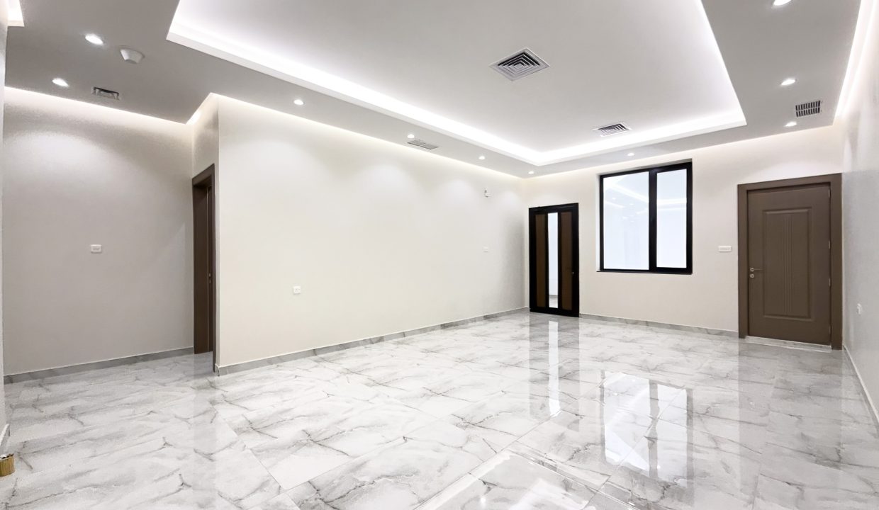 Horizon Q8 Zahra 900-4