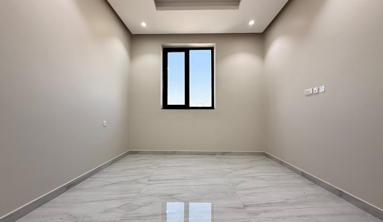 Horizon Q8 Zahra 900-5