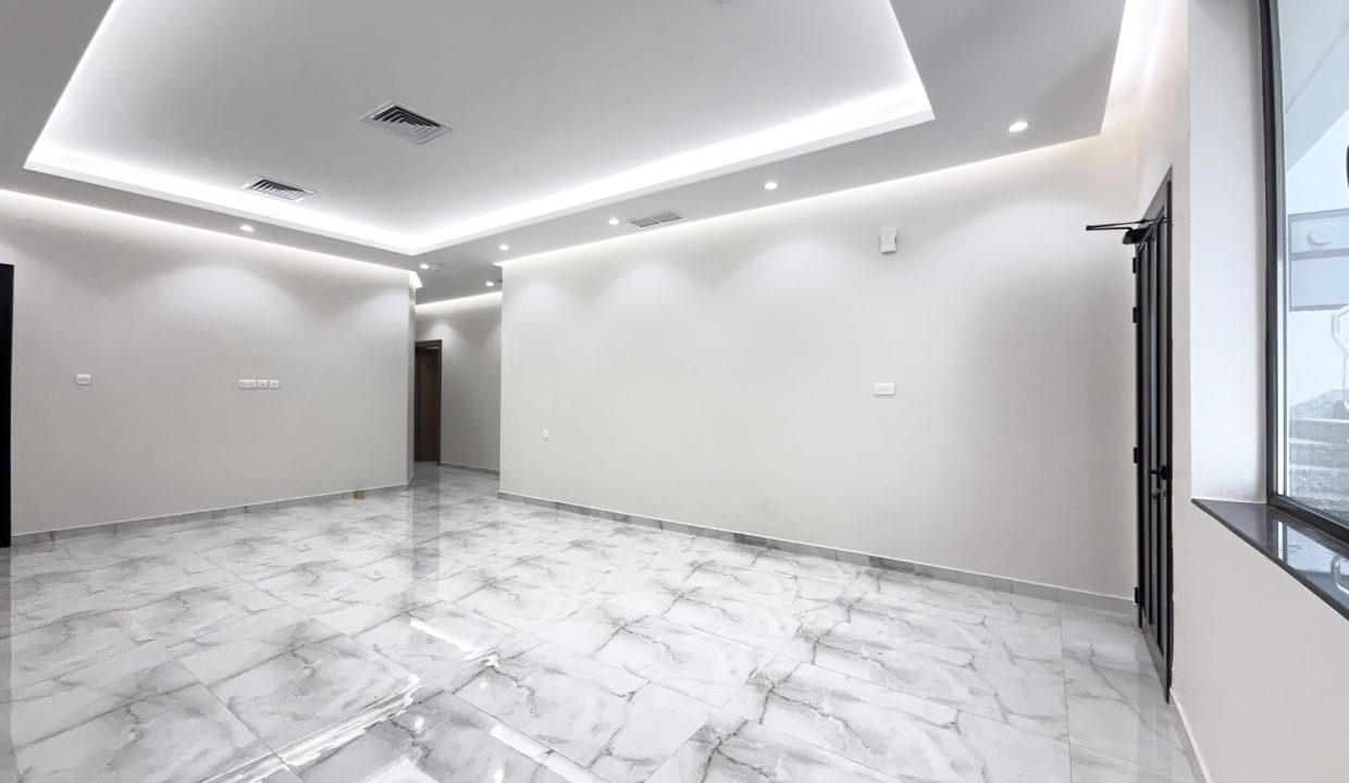 Horizon Q8 Zahra 900-6