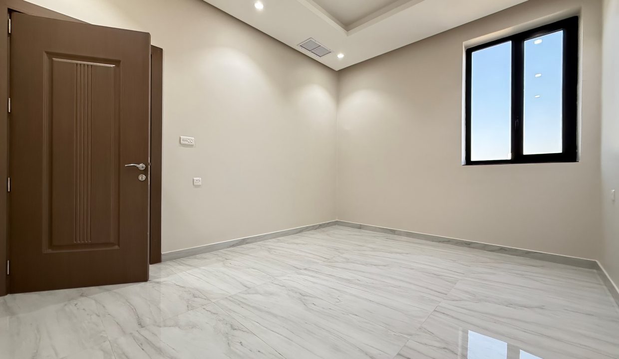 Horizon Q8 Zahra 900-7