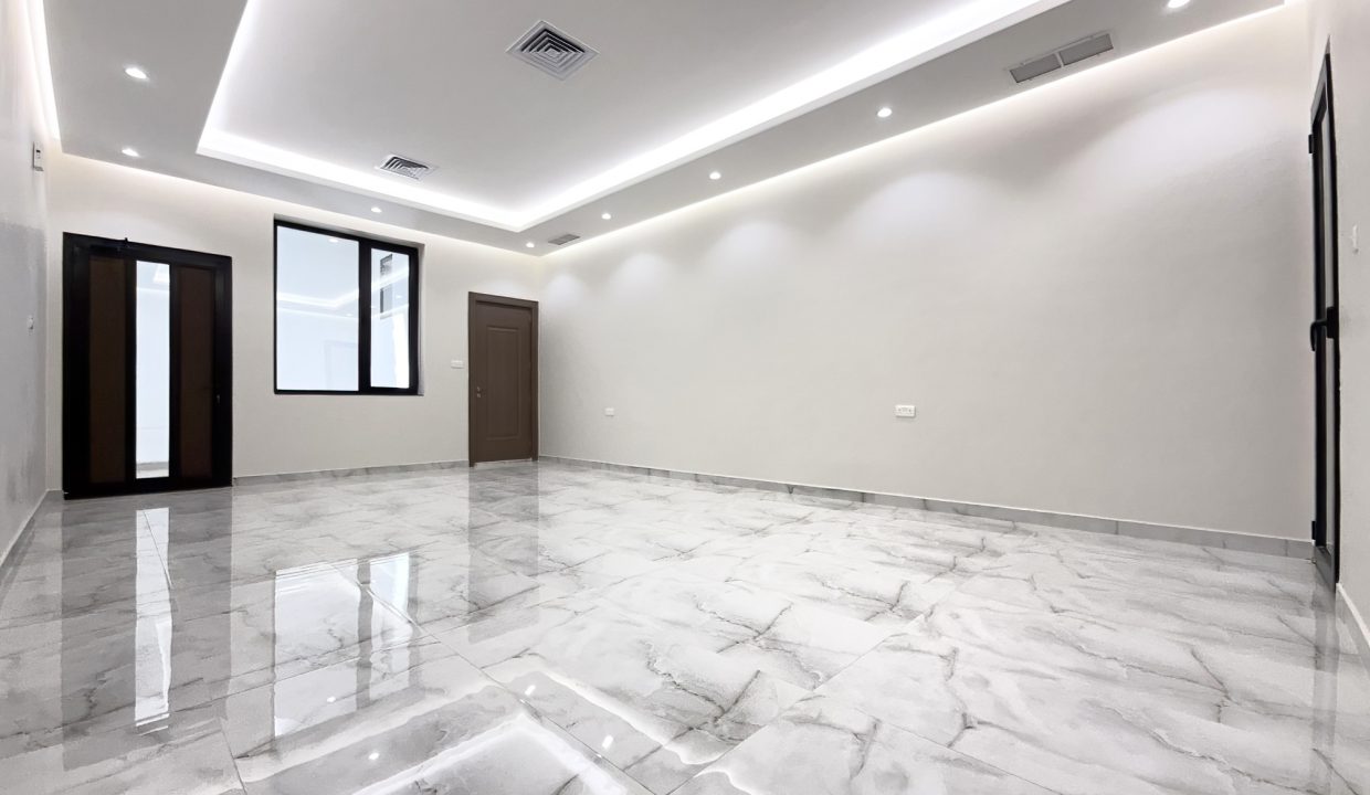 Horizon Q8 Zahra 900-7