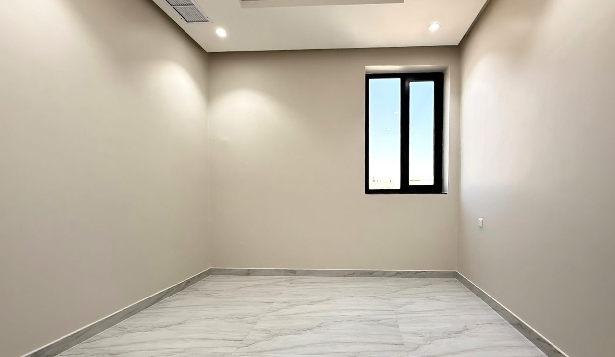 Horizon Q8 Zahra 900-8