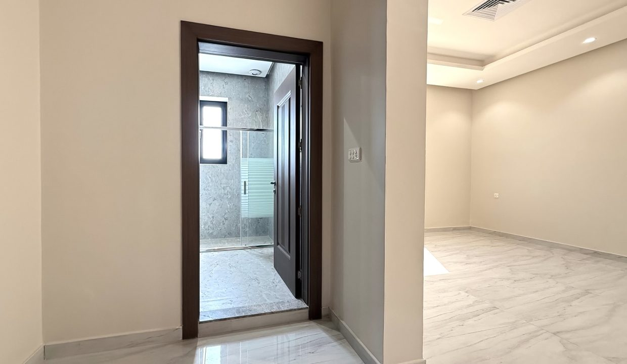 Horizon Q8 Zahra 900-9