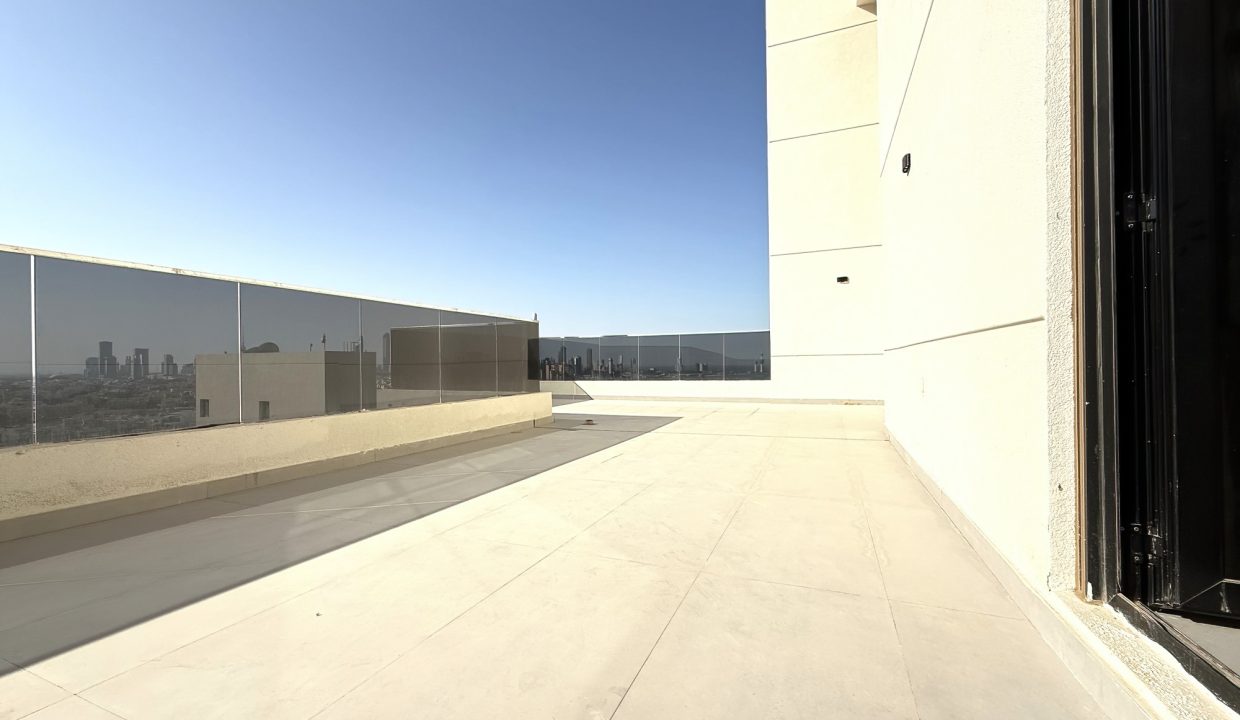 Horizon Q8 Hessah Al Mubarak 2400-17