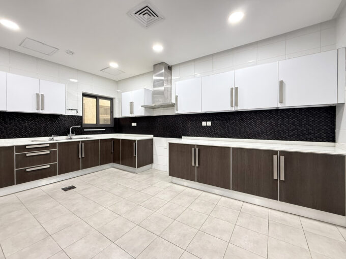 Jabriya – great, spacious, four bedroom ground floor w/small yard