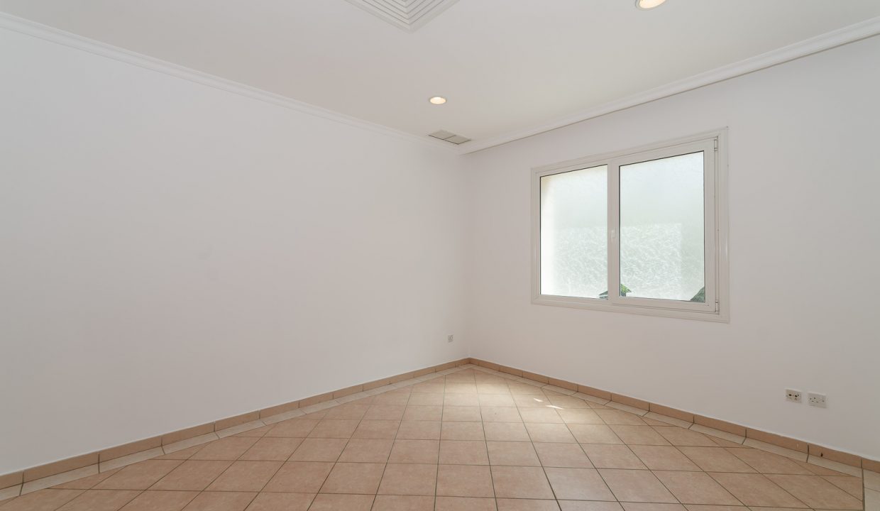 Salwa spacious, unfurnished, three bedroom apartments w/pool Horizon