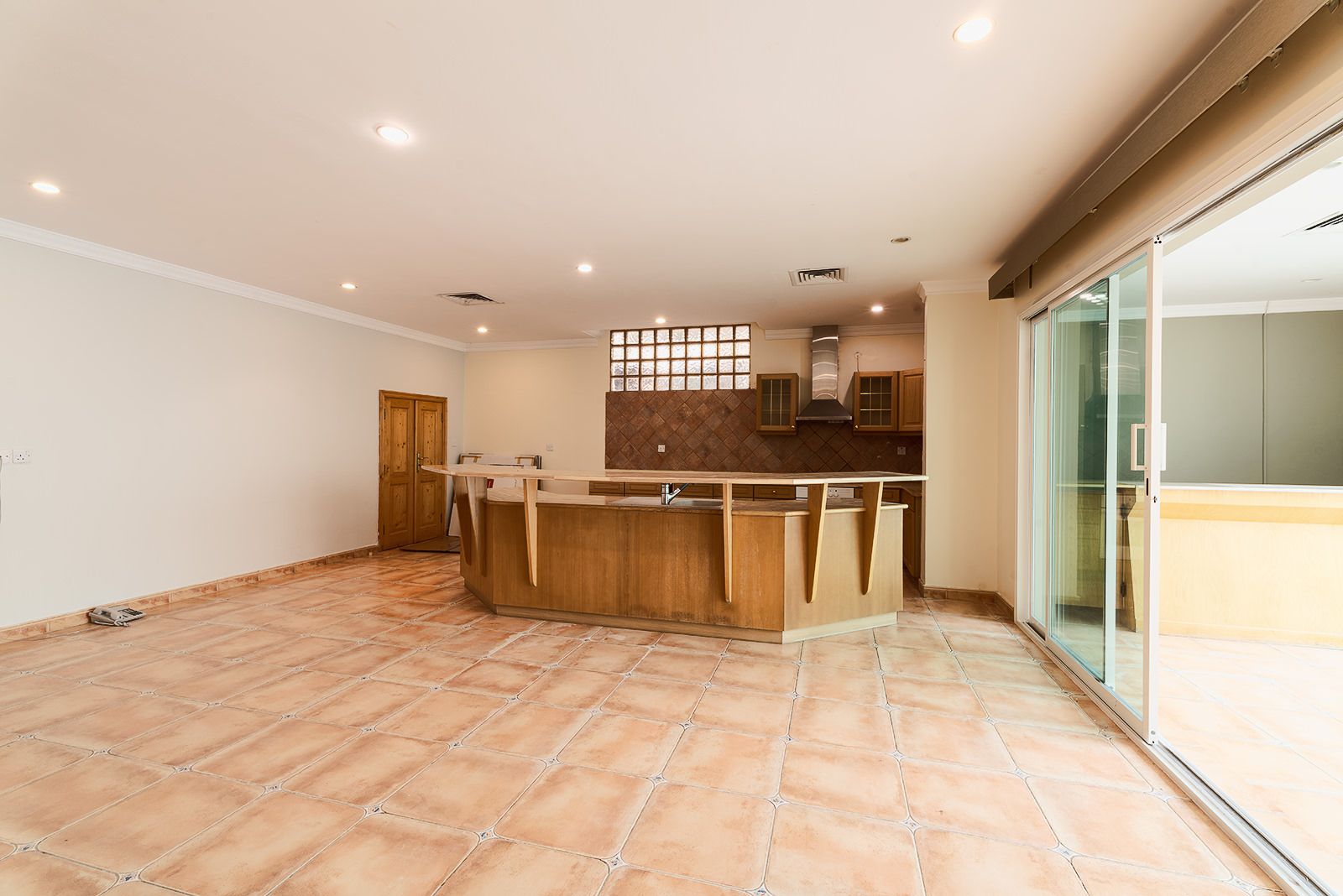 Mubarak Al Kabeer – very nice, spacious, unfurnished villa w/private