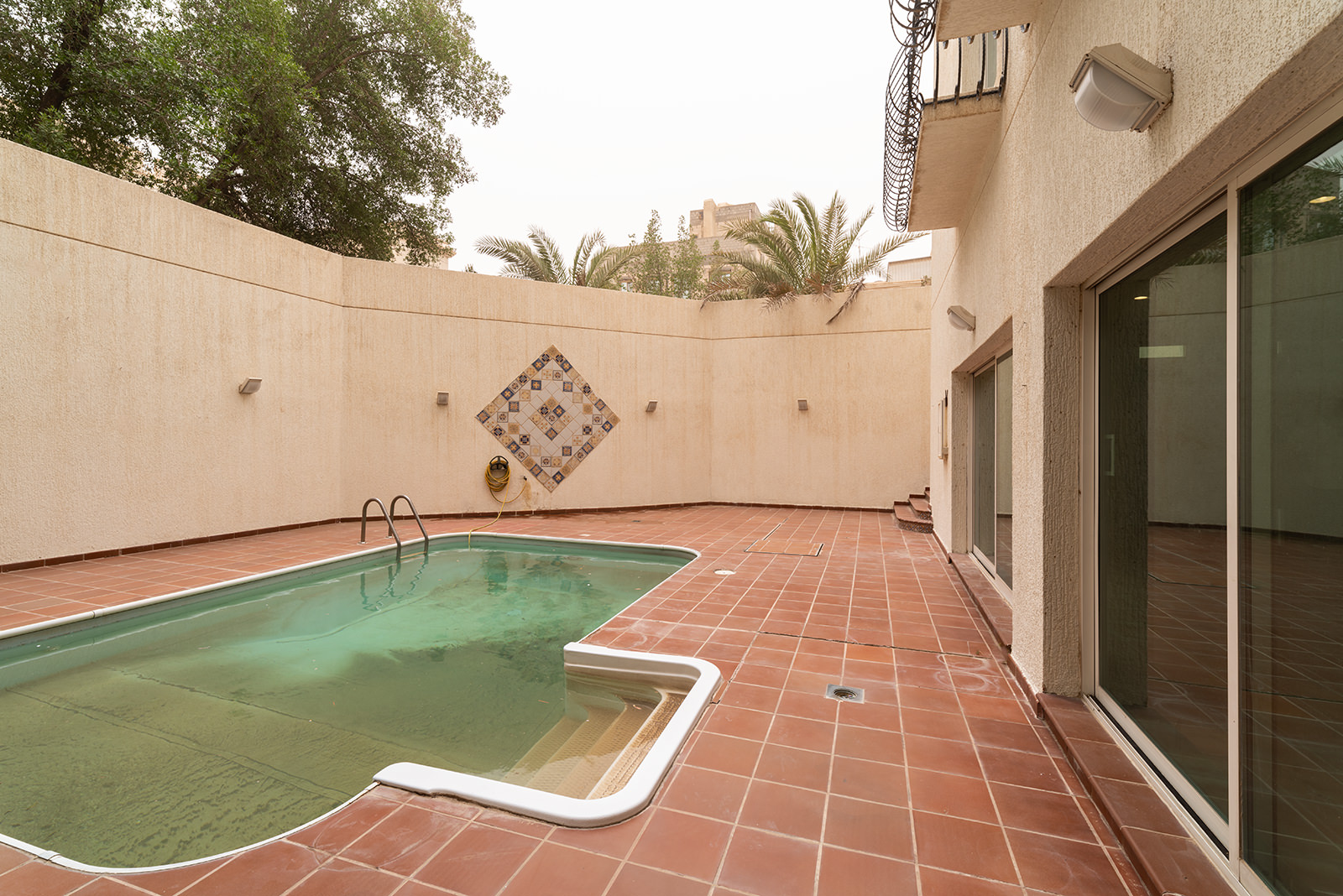 Mubarak Al Kabeer – very nice, spacious, unfurnished villa w/private