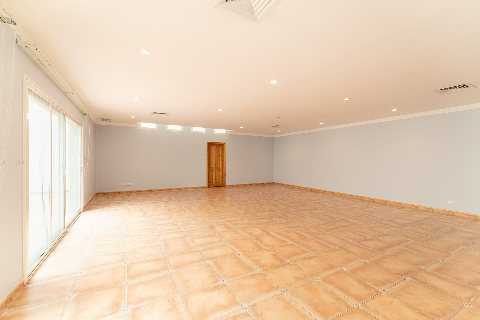 Mubarak Al Kabeer – very nice, spacious, unfurnished villa w/private