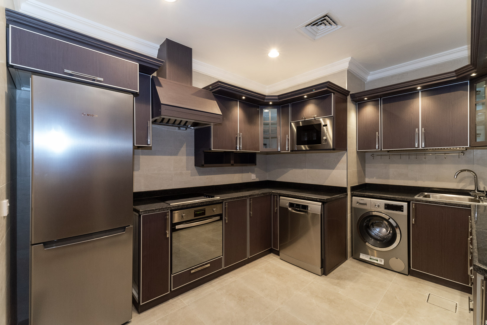 K1SR3621 Horizon Q8 & Yarmouk United Real Estate Co