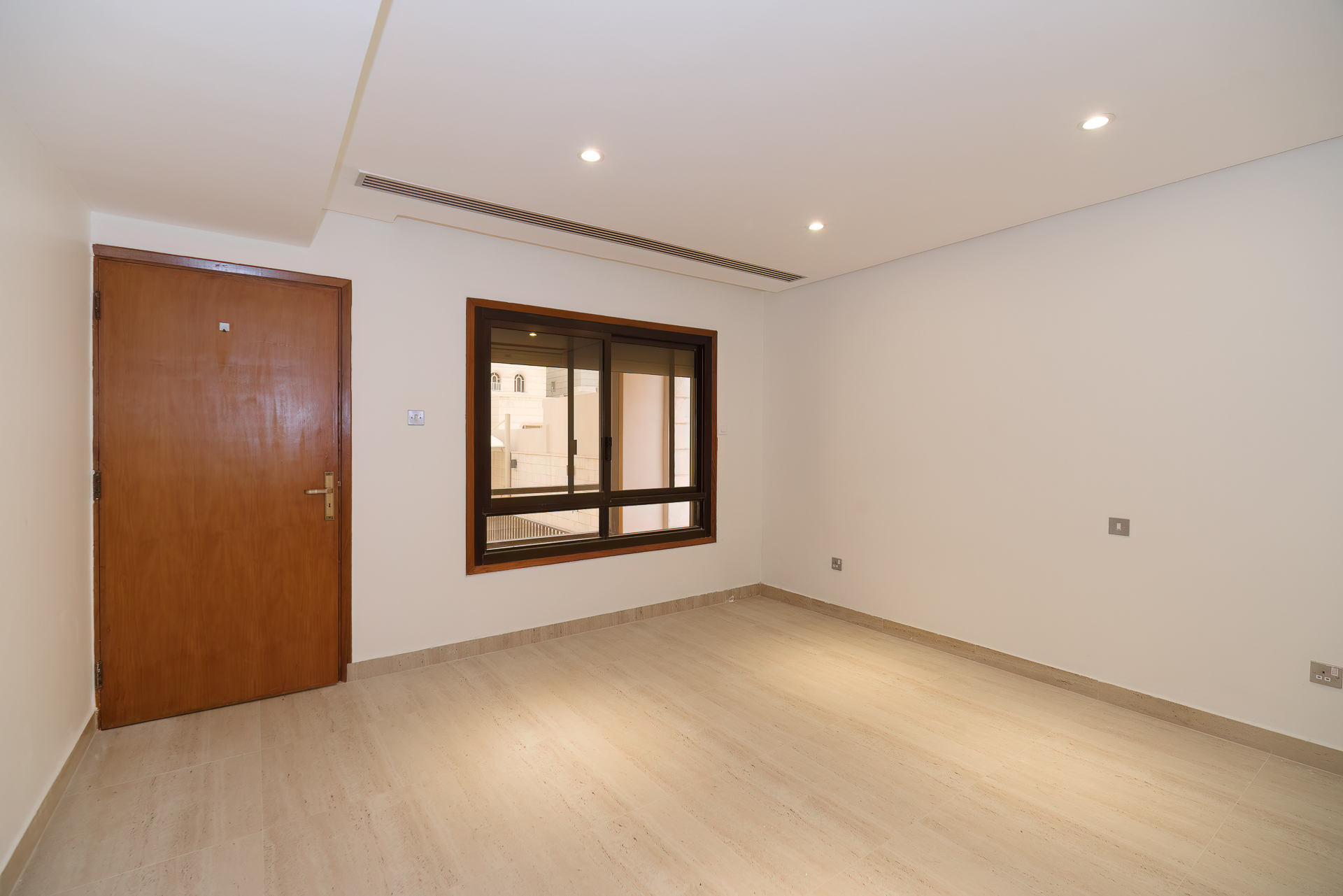 Yarmouk very spacious, 7 bedroom, unfurnished villa w/private yard