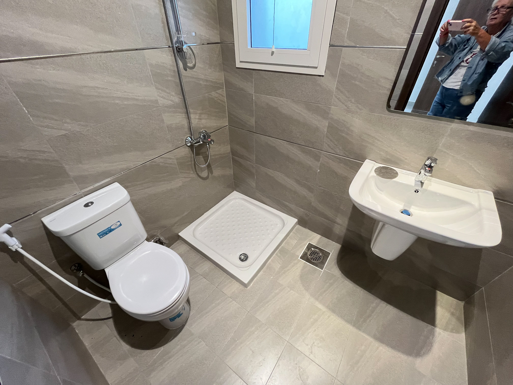 Salmiya brand new, two bedroom apartments Horizon Q8 & Yarmouk United