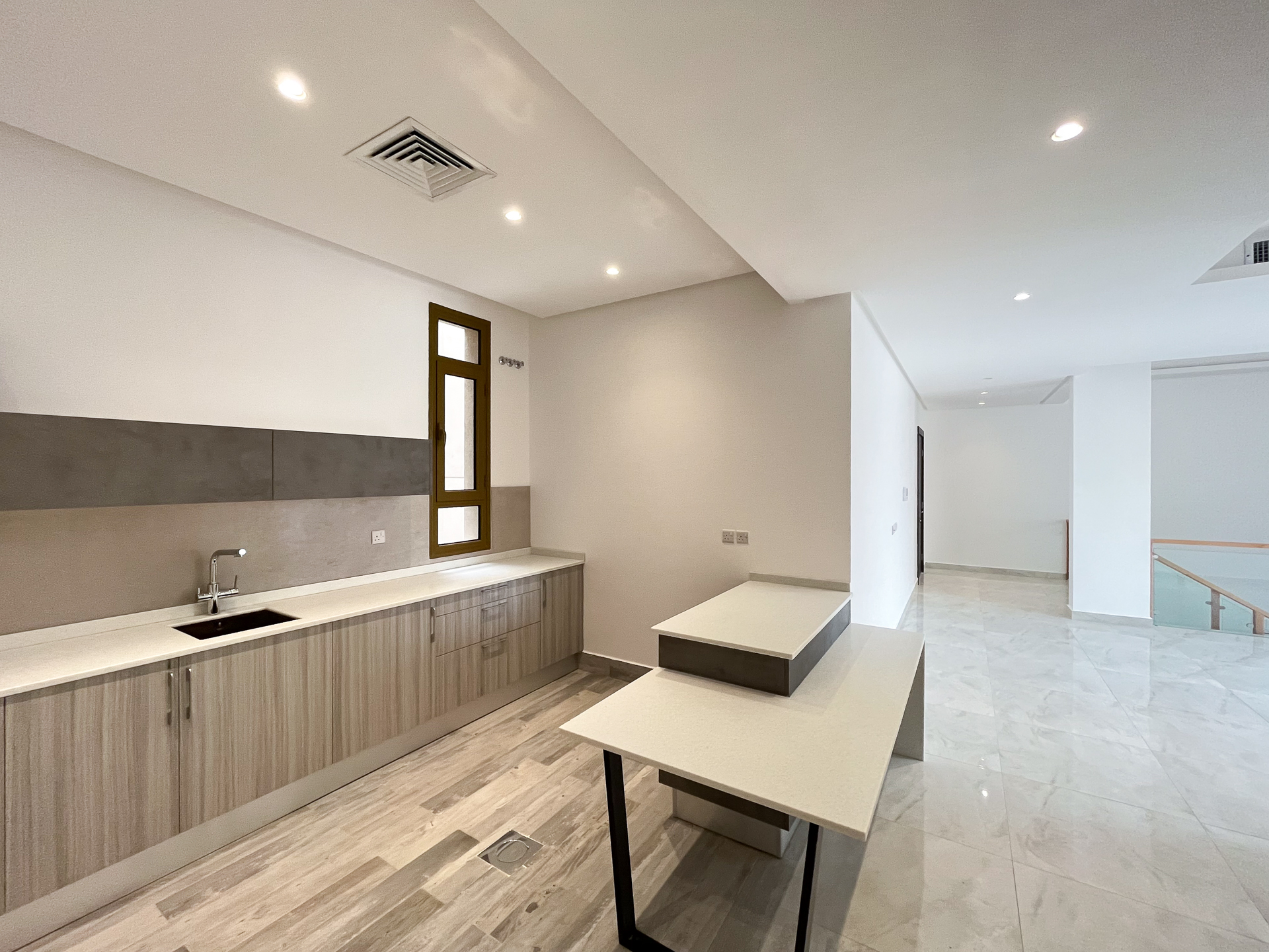 Yarmouk brand new, five master bedroom duplex Horizon Q8 & Yarmouk